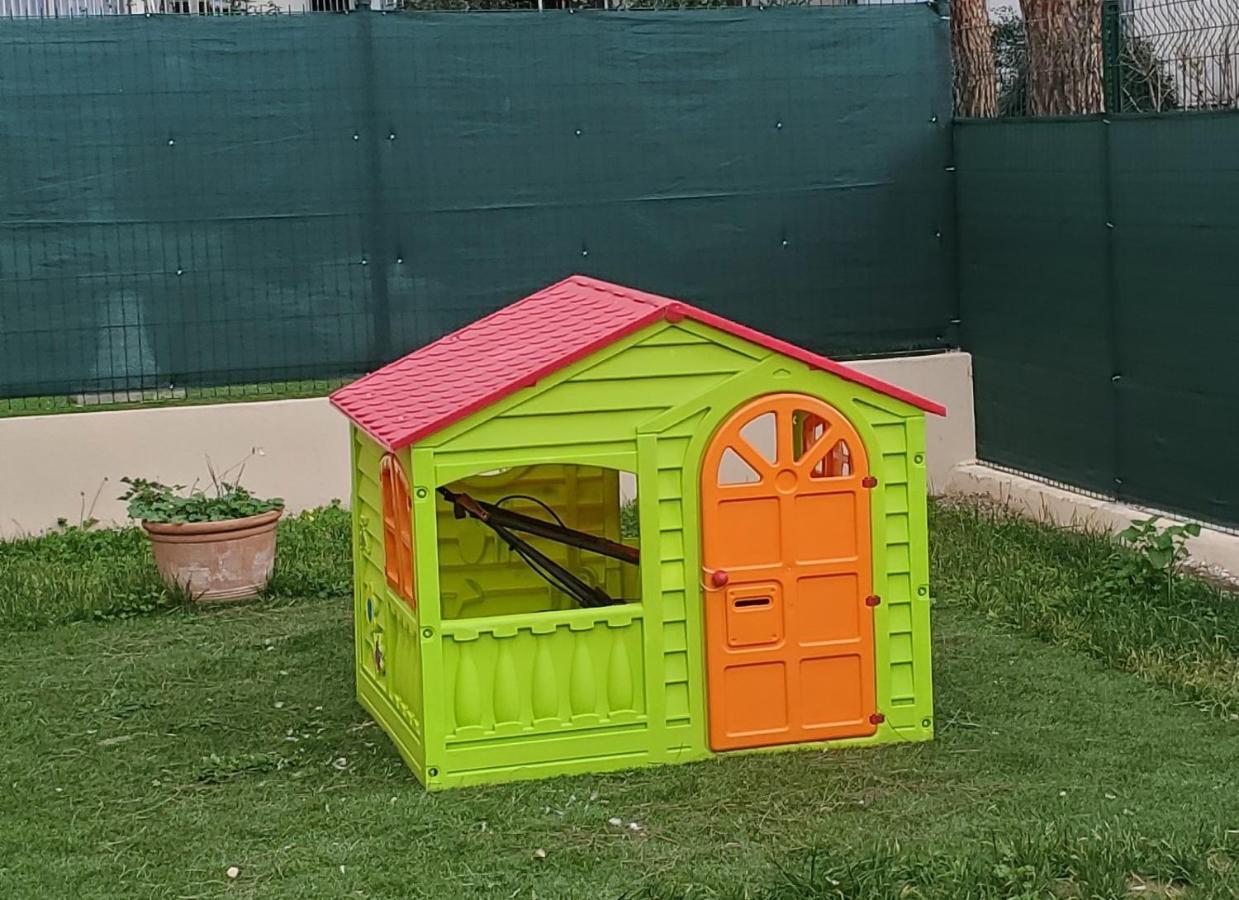 Superbe Rez De Jardin Dans Residence Au Calme Nisa Exterior foto