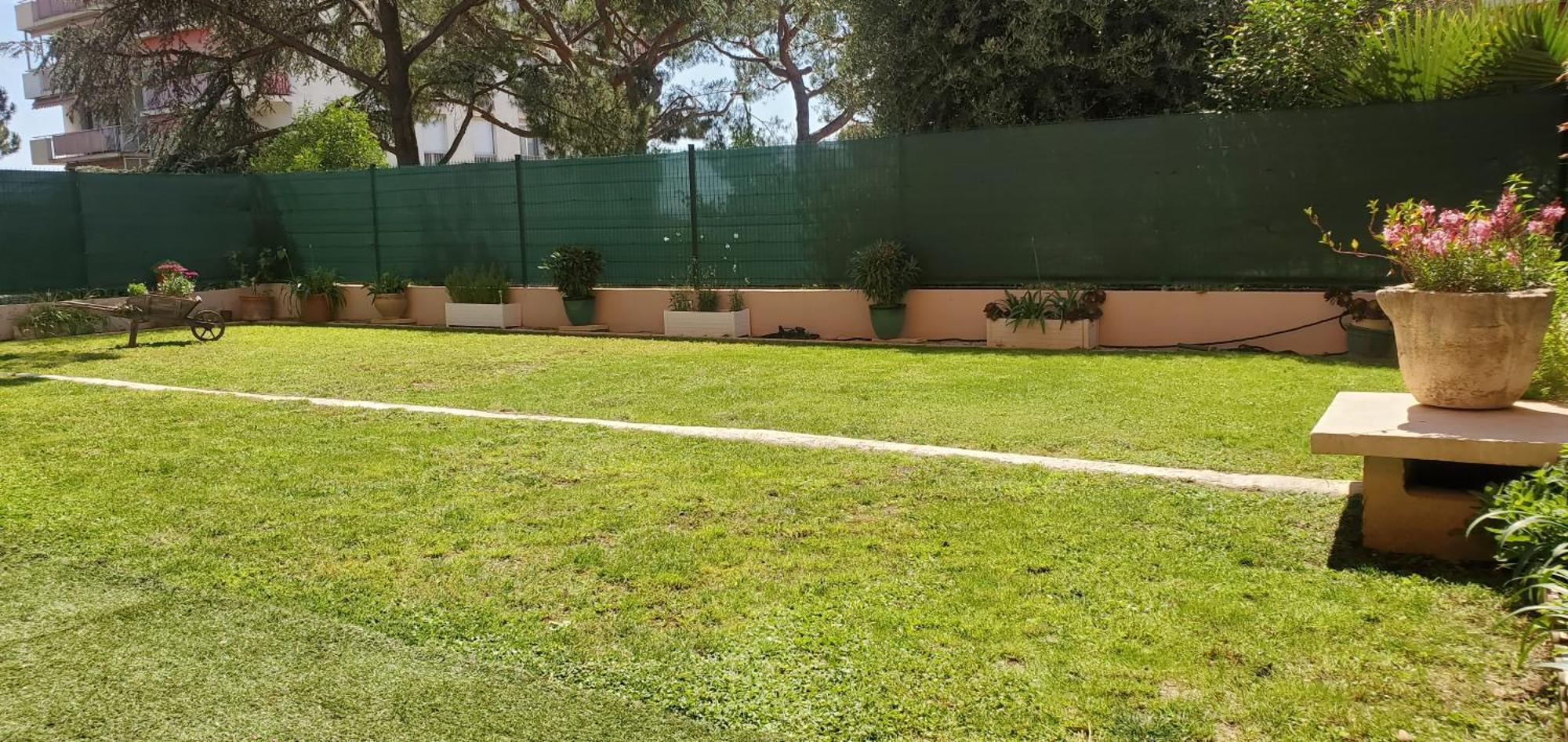 Superbe Rez De Jardin Dans Residence Au Calme Nisa Exterior foto